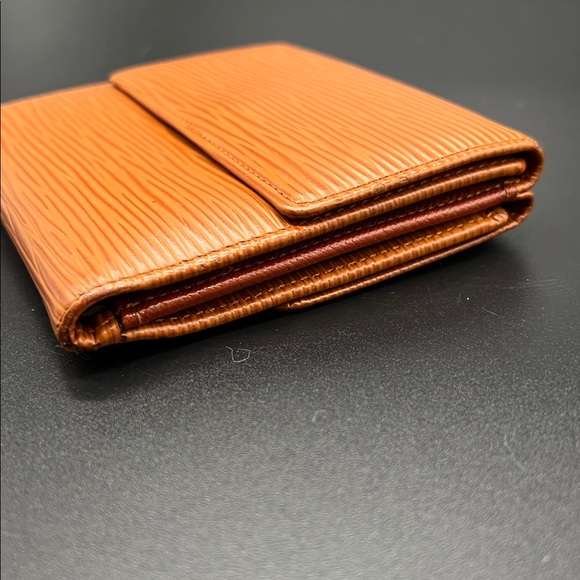 Louis Vuitton Epi Kenyan Fawn Bifold Wallet w/ Snap Coin Pocket – Vintage COA - Picture 7 of 13